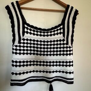 DR2 Black and White crochet style Crop Tank Top size medium